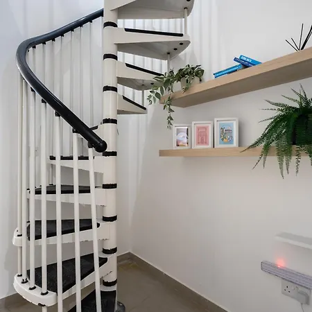 Cosy 3br Duplex Penthouse With Terrace & Views By Isola360 * Mosta