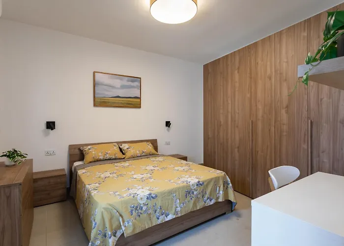 Cosy 3br Duplex Penthouse With Terrace & Views By Isola360 * 莫斯塔