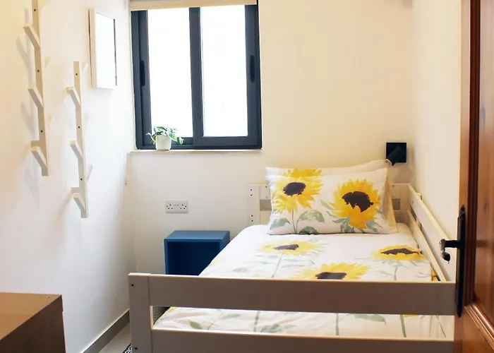 公寓 Cosy 3br Duplex Penthouse With Terrace & Views By Isola360 *